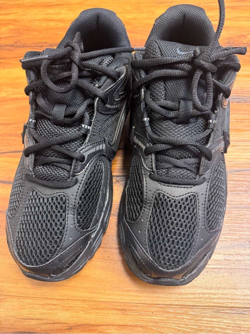 Nike Men’s Black Mesh Athletic Sneakers